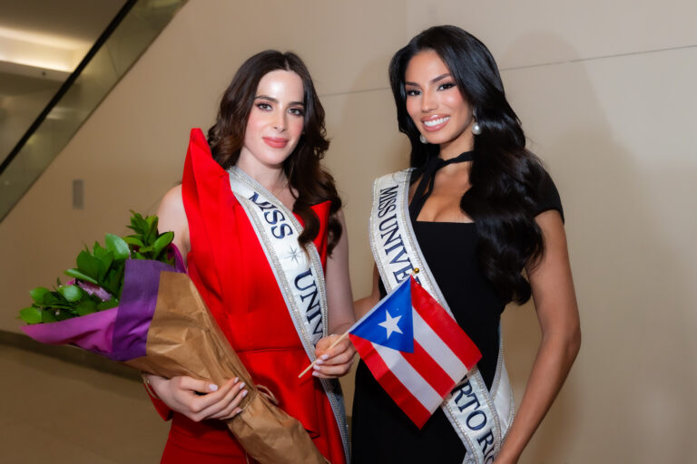 Fátima Bosch, Miss Universe 2025, junto a Zashely Alicea, Miss Universe Puerto Rico 2025. (Jean Ayala/ Wapa Digital)