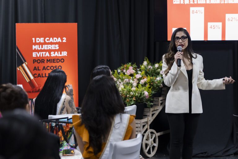 L'Oréal Paris, ofreció a las candidatas un taller liderado por su embajadora y directora de Miss Universe Puerto Rico, Yizette Cifredo, enfocado en la concienciación sobre el acoso callejero.