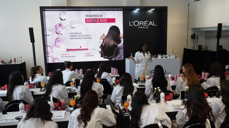 La científica Balanda Atis, Head of Scientific Communications de L’Oréal Paris, compartió con las participantes un taller sobre el cuidado adecuado de la piel y el cabello.
